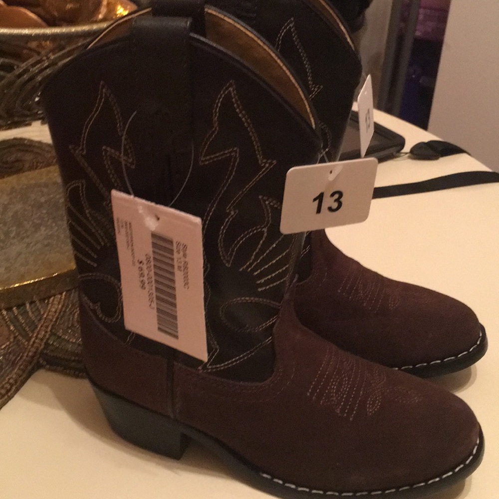 Brand NEW Cowgirl boots for kids...